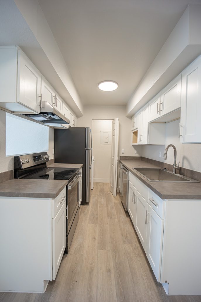 NEVER INSTALL METAL-FRAMED SHOWER PARTITION! More than renovations ... - Strategic Apartment Renovation Planning Services